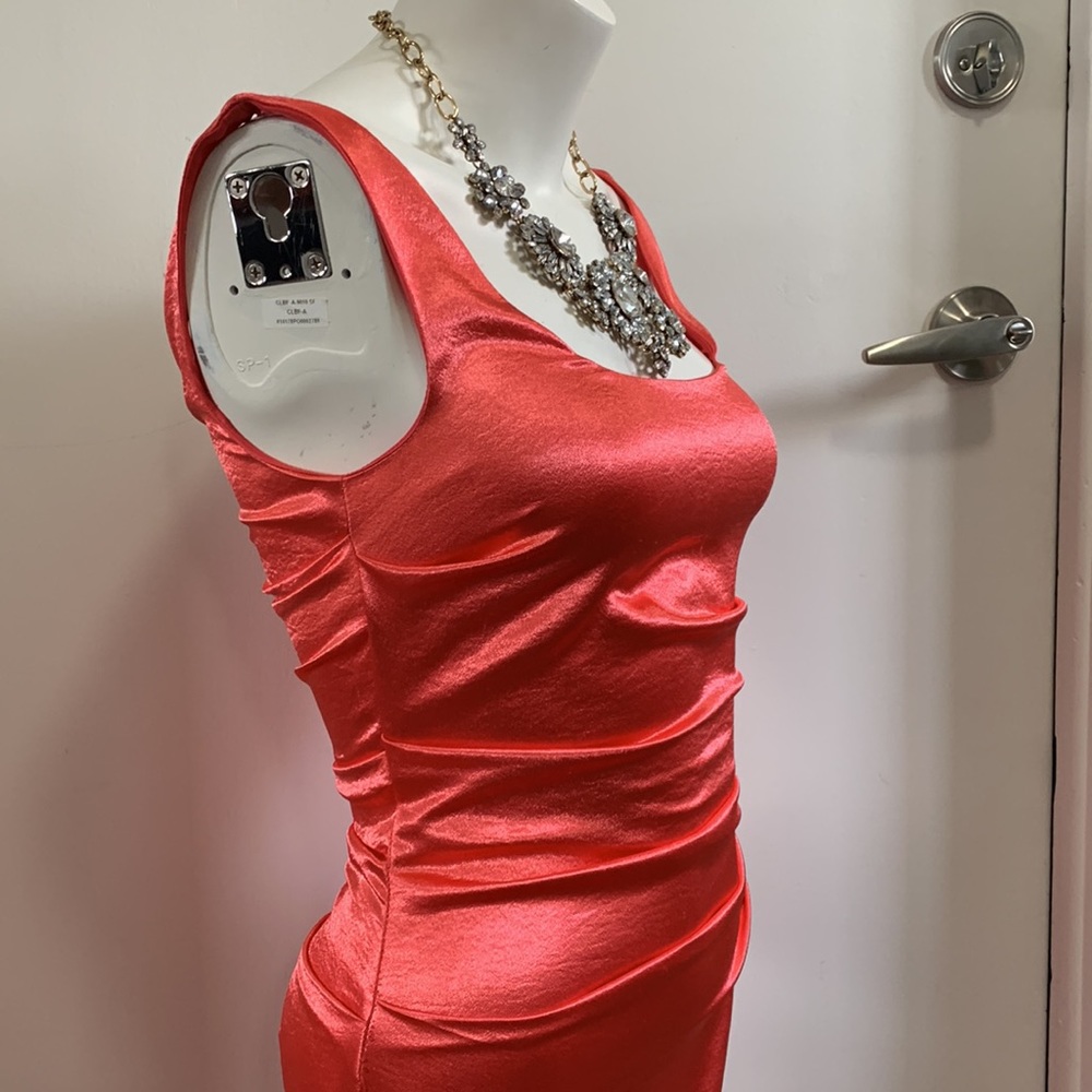 Le Château coral satin dress - Picture 4 of 15